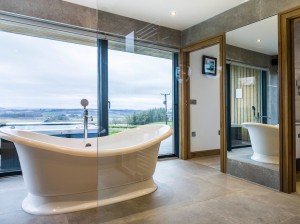 Stargazers Double Bath and Spa Room